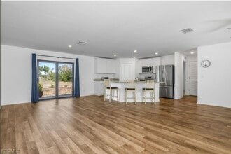 839 Yellowbird Dr in Ft. Myers, FL - Foto de edificio - Building Photo