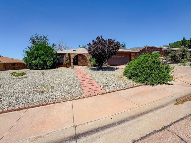 property at 3021 Del Sur