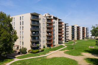 Lex at Lowry in Denver, CO - Foto de edificio - Building Photo