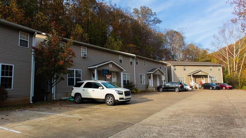 359 Tackett Branch Rd in Hurricane, WV - Building Photo