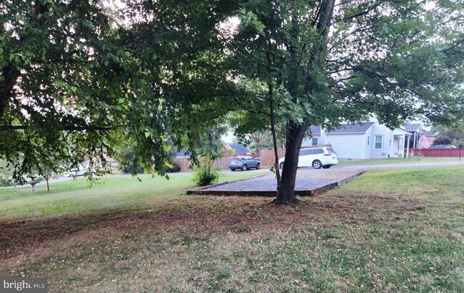 property at 402 Kerfoot Ave