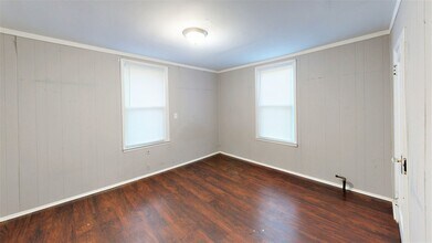 2317 Stratford Ave in Cincinnati, OH - Building Photo - Building Photo