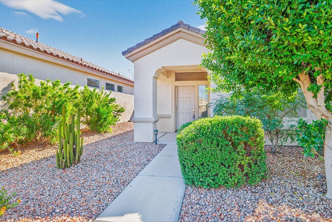 37690 Turnberry Isle Dr in Palm Desert, CA - Building Photo - Building Photo