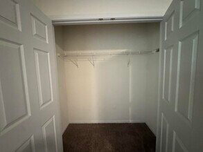 3410 E St Charles Rd in Columbia, MO - Building Photo - Building Photo