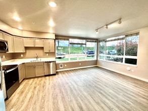 2330 Yakima Ct, Unit A202 in Tacoma, WA - Foto de edificio - Building Photo