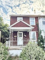 927 Vankirk St in Clairton, PA - Building Photo