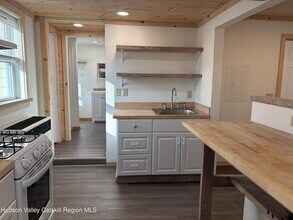 18 Market St in Saugerties, NY - Building Photo - Building Photo