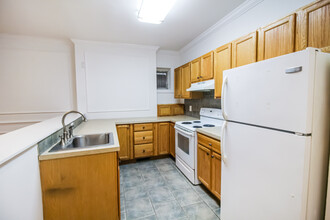 49 S Bridge St, Unit 1 in Poughkeepsie, NY - Foto de edificio - Building Photo