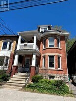 427 Sunnyside Ave in Ottawa, ON - Building Photo