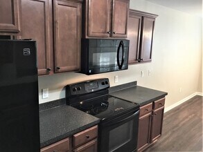 107 Fontenot Dr in Savannah, GA - Building Photo - Building Photo