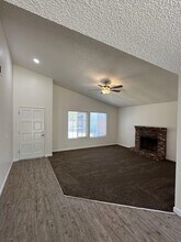 1107 E Sunnyview Ave in Visalia, CA - Building Photo - Building Photo