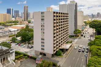 Punahou Circle Apartments in Honolulu, HI - Building Photo - Building Photo