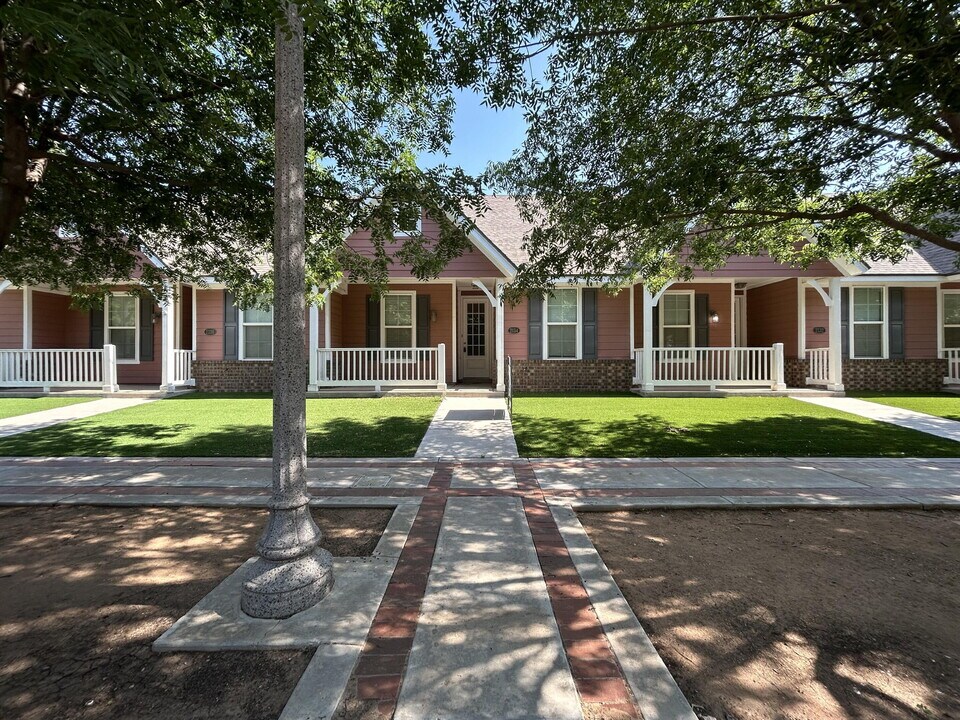 2134 10th St in Lubbock, TX - Building Photo