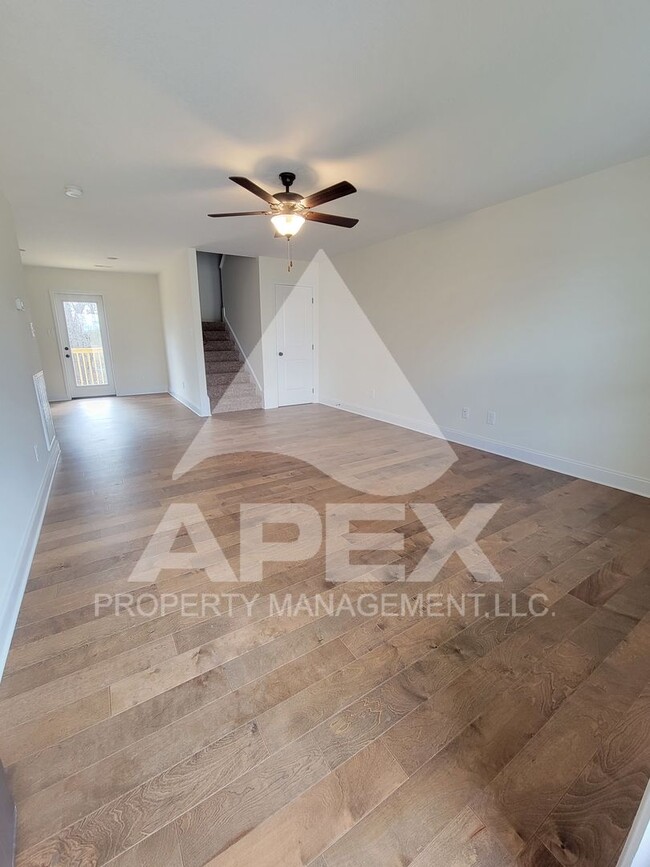 8029 Poplar Grv Ln in Powell, TN - Building Photo - Building Photo