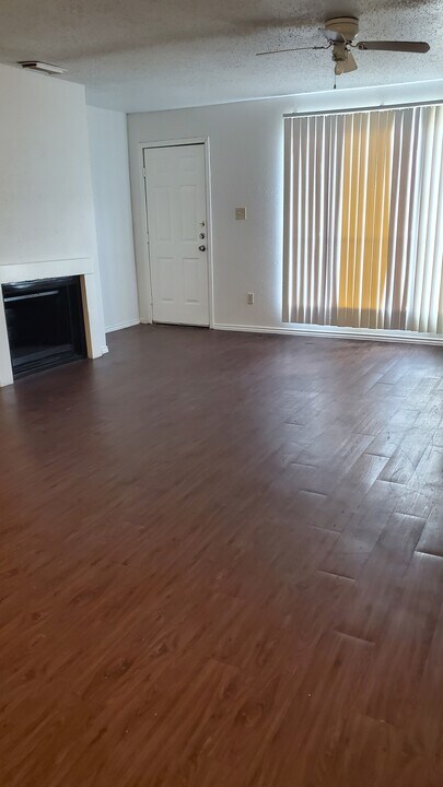 15536 Weldon Dr in Houston, TX - Building Photo