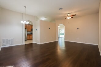 2419 Hamlet Cir in Lakeland, FL - Building Photo - Building Photo