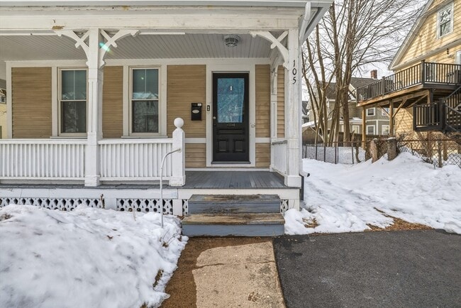 105 Nonotuck St in Holyoke, MA - Building Photo - Building Photo