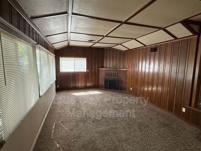 310 Oak St in Chico, CA - Foto de edificio - Building Photo