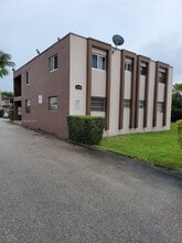 10740 SW 3rd St in Miami, FL - Building Photo - Building Photo