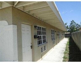 724 Truman St in Lake Worth Beach, FL - Building Photo