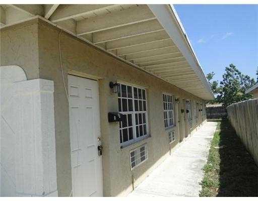 724 Truman St in Lake Worth Beach, FL - Building Photo