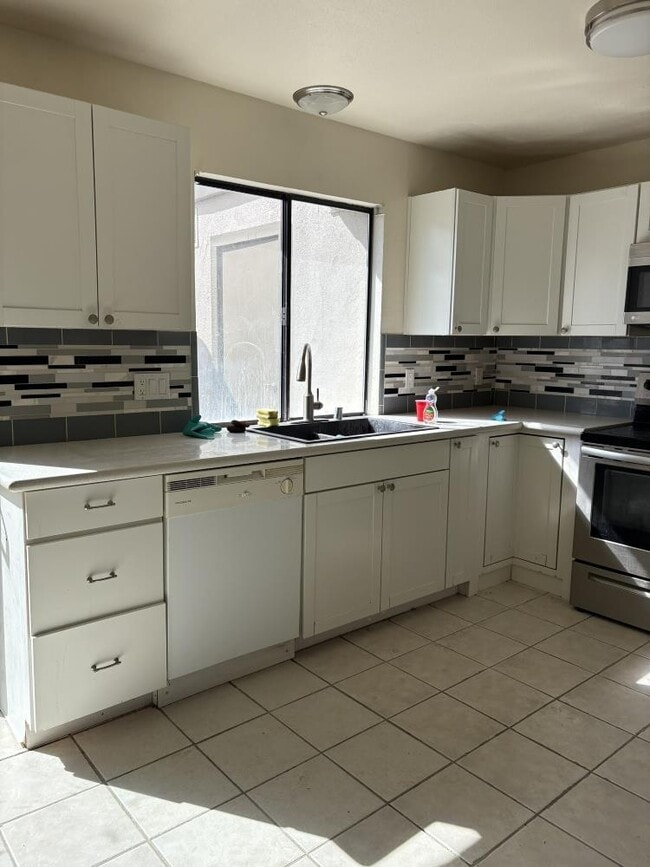 property at 4747 N Woodrow Ave