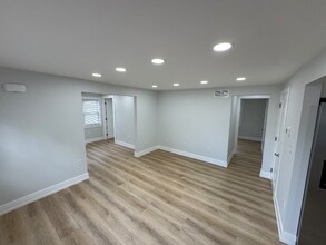 413 State St in Cherry Hill Township, NJ - Foto de edificio - Building Photo