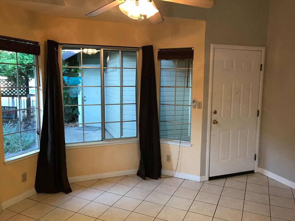 4424 Sunrise Ct in Davis, CA - Building Photo