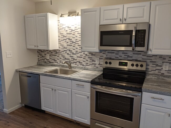 25D Pine Ln, Unit 2 in Albany, NY - Building Photo - Building Photo