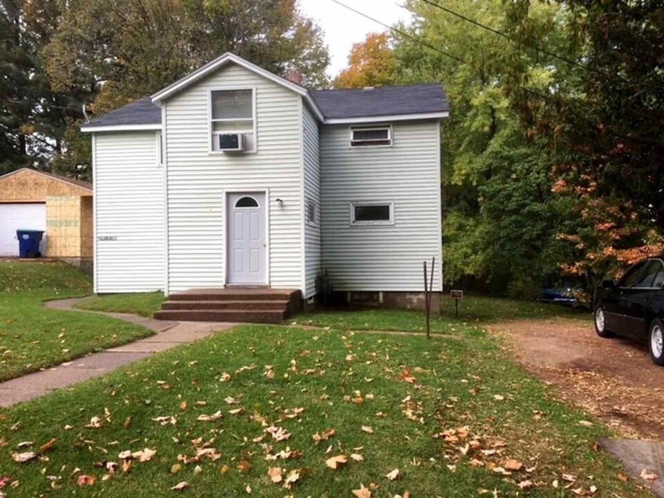 1520 N 3rd Ave in Wausau, WI - Building Photo