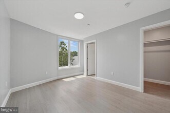 2405 Ridge Ave in Philadelphia, PA - Building Photo - Building Photo