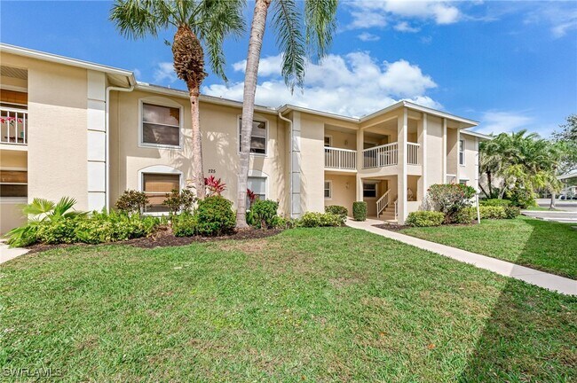 725 Landover Ct in Naples, FL - Building Photo - Building Photo