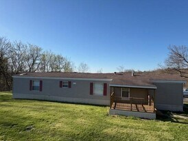 110 Bethlehem Church Rd in Aliquippa, PA - Building Photo