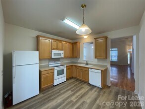 9040 Holland Park Ln in Charlotte, NC - Building Photo - Building Photo