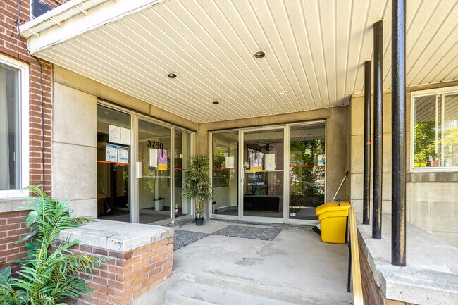 3780-3782 Dupuis Av in Montréal, QC - Building Photo - Building Photo