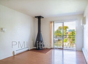 5995 W Hampden Ave in Denver, CO - Building Photo - Building Photo