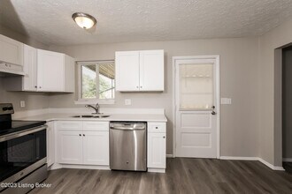 7701 Sherry Lynn Ct in Louisville, KY - Foto de edificio - Building Photo