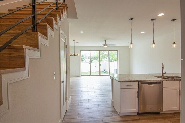 204 Conservation Dr in Austin, TX - Building Photo - Building Photo