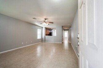 4606 Pin Oak Creek Ln in Houston, TX - Building Photo - Building Photo