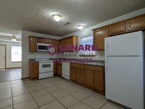 4433-4435 W La Siesta St in Springfield, MO - Building Photo - Building Photo