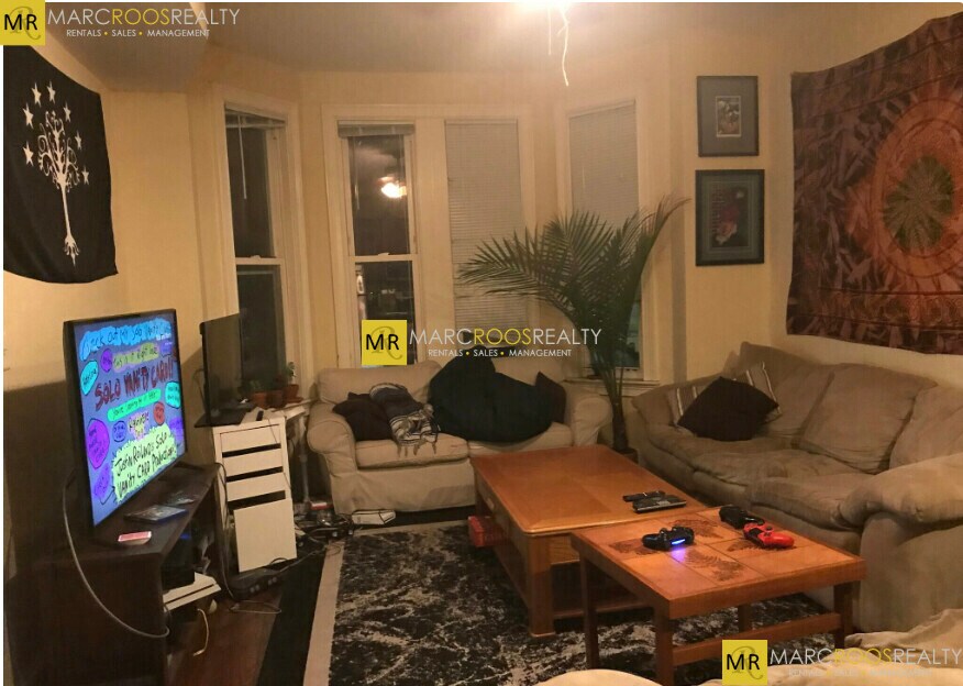 804 Parker St, Unit 3 in Boston, MA - Building Photo