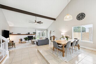 13511 Windchase Ct in Houston, TX - Building Photo - Building Photo