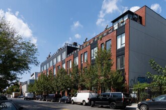 219-237 Grand St in Brooklyn, NY - Building Photo - Building Photo