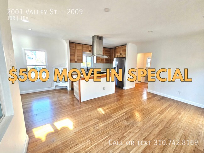 property at 2001 Valley St
