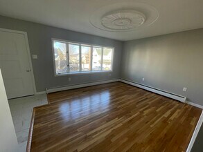 120 E Elm St in Dunmore, PA - Building Photo - Building Photo
