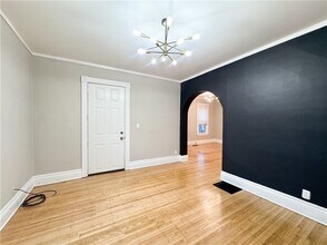 102 Gregory St in Rochester, NY - Foto de edificio - Building Photo