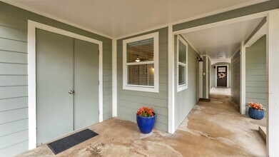 207 Elm Lodge Dr in Kingsland, TX - Building Photo - Building Photo