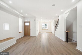 6317 Baynton St in Philadelphia, PA - Building Photo - Building Photo