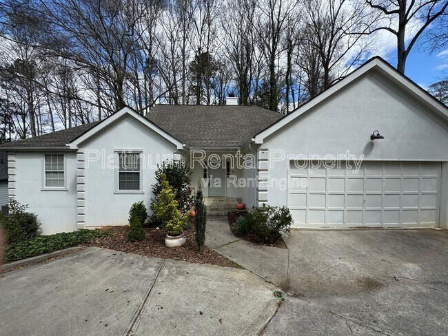 340 Roswell Farms Rd in Roswell, GA - Foto de edificio - Building Photo