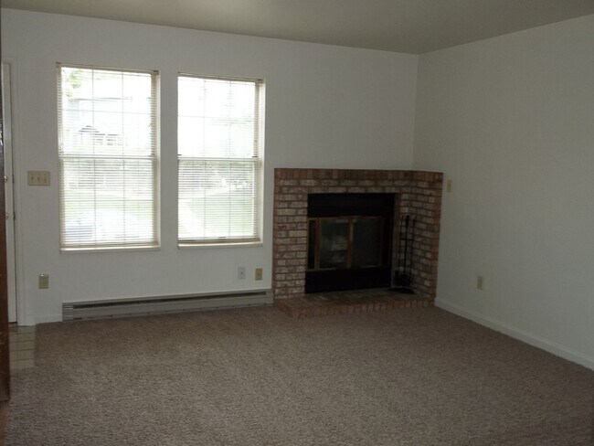 1813 Belmar Dr, Unit 3 in Fort Collins, CO - Building Photo - Building Photo
